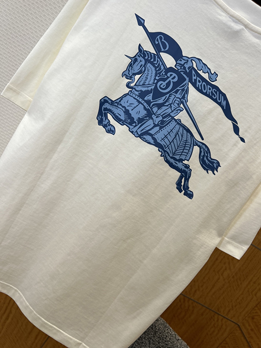 バーバリースーパーコピー BURBERRY カジュアルでクラシックなレタープリントの半袖Tシャツ