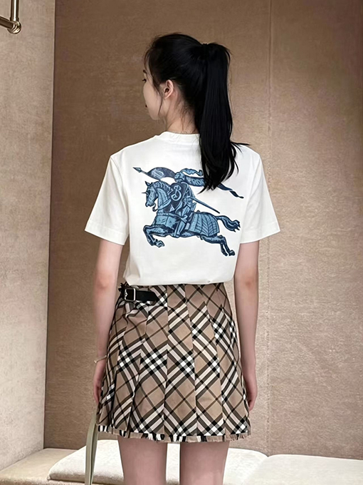 バーバリースーパーコピー BURBERRY カジュアルでクラシックなレタープリントの半袖Tシャツ
