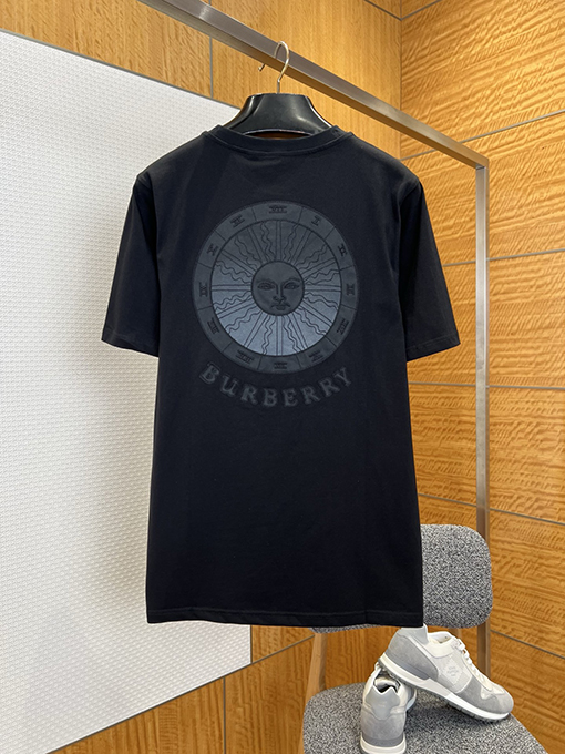 バーバリーコピー BURBERRY 太陽の文字刺繍入りクルーネック半袖Tシャツ