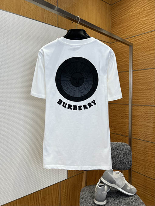 バーバリーコピー BURBERRY 太陽の文字刺繍入りクルーネック半袖Tシャツ