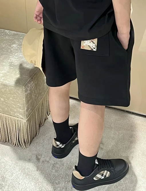 バーバリースーパーコピー BURBERRY チェック柄ラベルアップリケ付きコットンショーツ