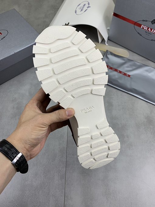 プラダ 新モデルトレンディなメンズスニーカーオーダーメイドベストセラースニーカー