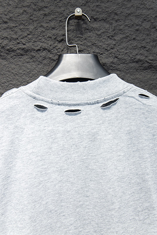 バレンシアガ BALENCIAGA クラシックなダメージと破れをした限定半袖Tシャツ