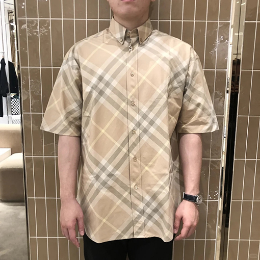バーバリーコピー チェック柄の軍馬刺繍入り半袖シャツ
