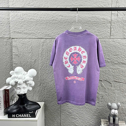 クロムハーツ クラシックなダメージヴィンテージ風の刺繍入り熱転写プリントの半袖Tシャツ
