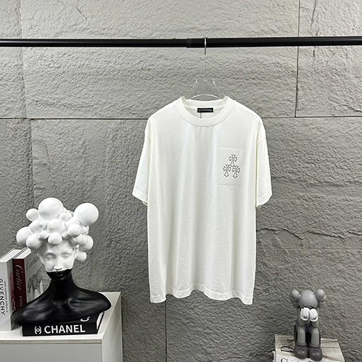 クロムハーツ クラシックなダメージヴィンテージ風の刺繍入り熱転写プリントの半袖Tシャツ