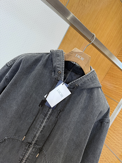 ディオールコピー Christian Dior グレーのロゴ入りデニムジャケット