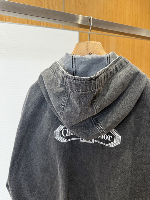 ディオールコピー Christian Dior グレーのロゴ入りデニムジャケット