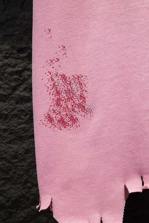 バレンシアガ BALENCIAGA ダメージのグラフィティ刺繍入り半袖Tシャツ