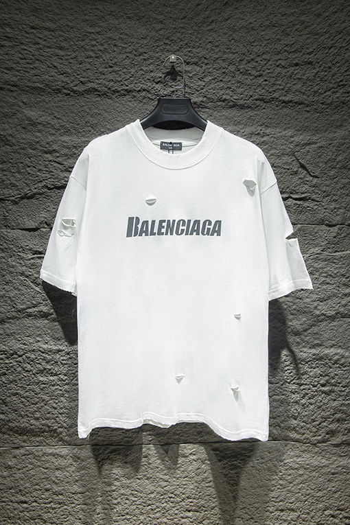 バレンシアガコピー BALENCIAGA クラシックなアーティスティックな破れとひび割れがされた半袖Tシャツ