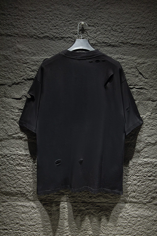 バレンシアガコピー BALENCIAGA クラシックなアーティスティックな破れとひび割れがされた半袖Tシャツ