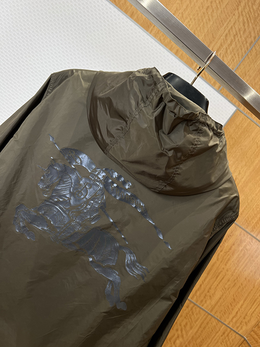 バーバリーコピー 乗馬ロゴ入りフード付き防風ジャケット