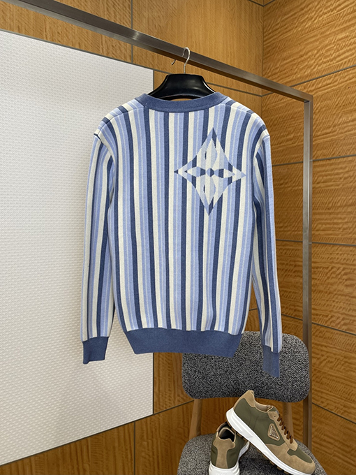 ルイヴィトンコピー LV 春夏コレクション青と白のストライプカーディガン