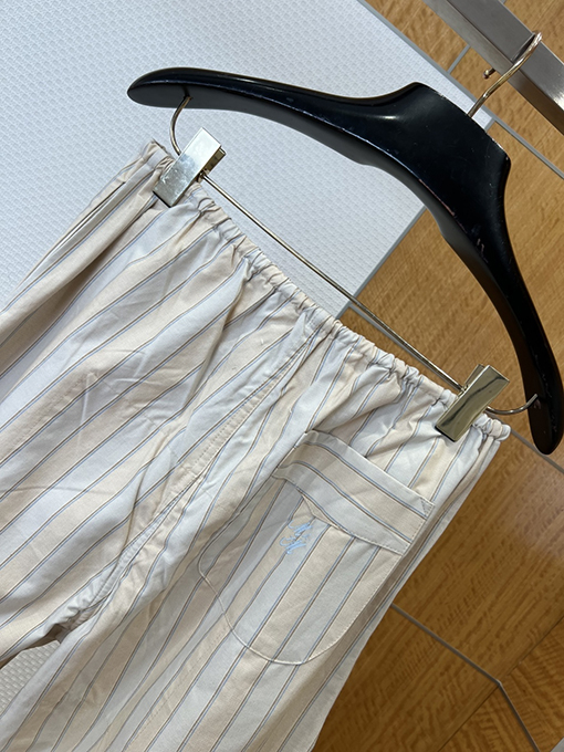 マルタンマルジェラスーパーコピー スタイリッシュな縦ストライプのゆったりとしたストレートレッグカジュアルパンツ