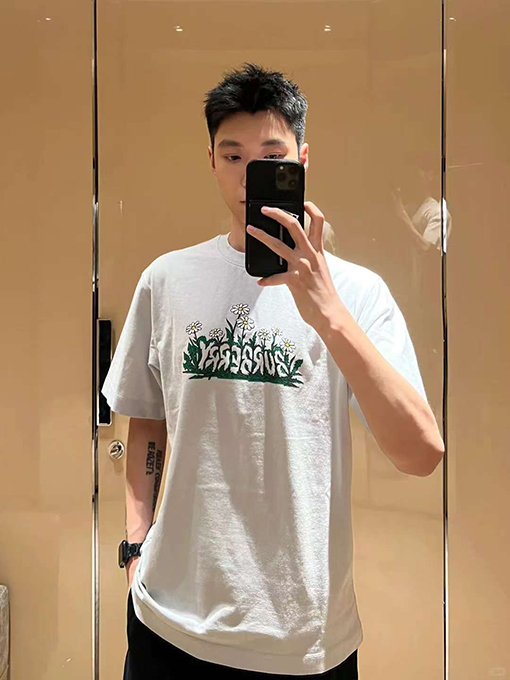 バーバリーコピー BURBERRY ニューデイジーのロゴプリント入りコットン半袖Tシャツ