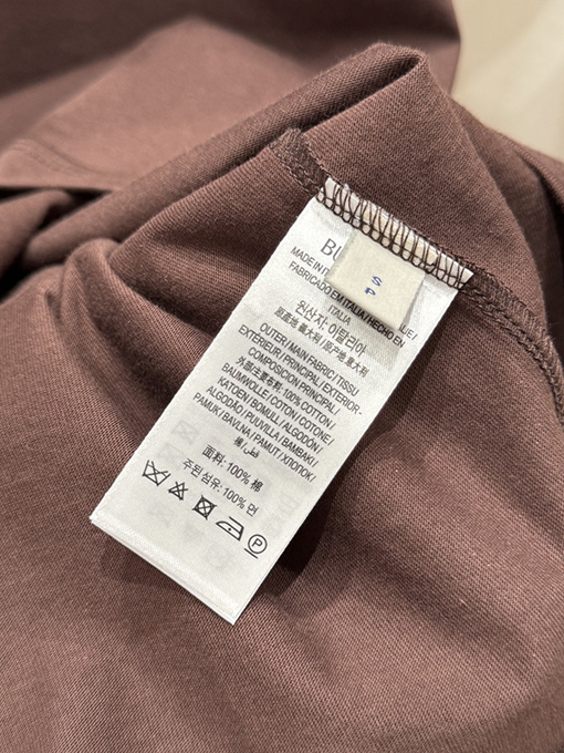 バーバリーコピー BURBERRY ニューデイジーのロゴプリント入りコットン半袖Tシャツ