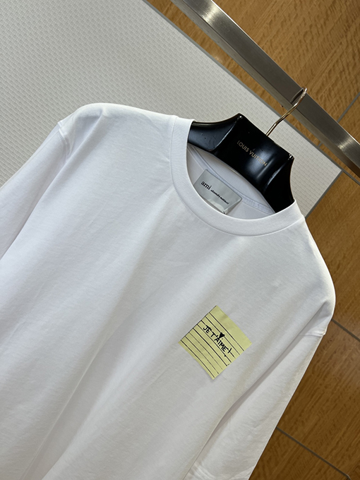 アミコピー JE T'AIME 付箋柄プリントのクルーネック半袖Tシャツ