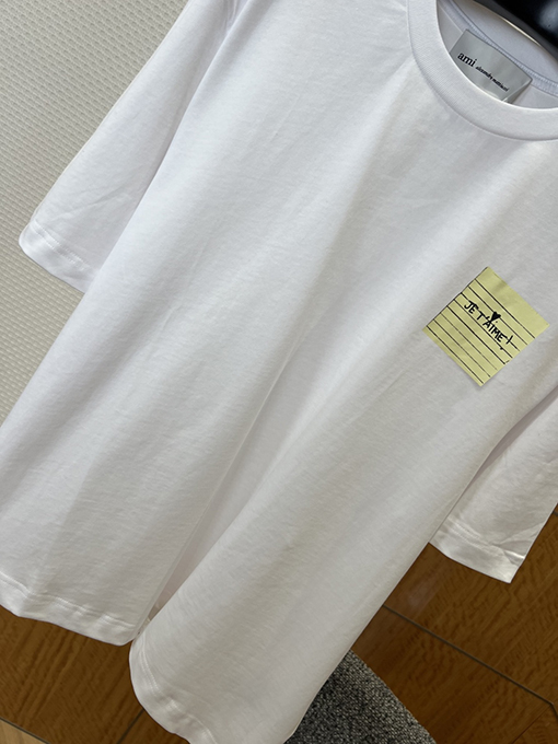アミコピー JE T'AIME 付箋柄プリントのクルーネック半袖Tシャツ