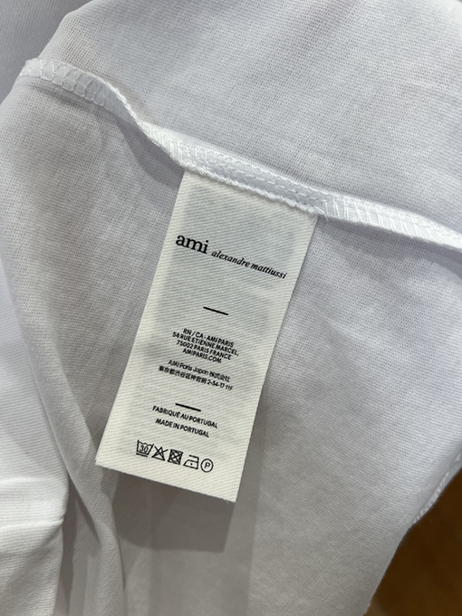 アミコピー JE T'AIME 付箋柄プリントのクルーネック半袖Tシャツ