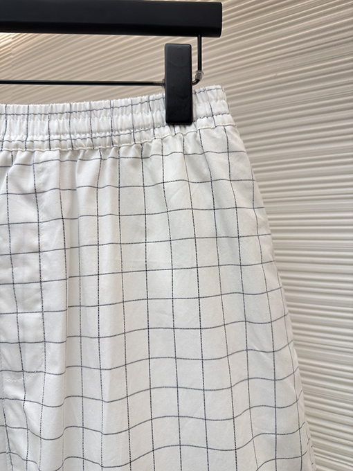 アクネストゥディオズコピー Acne Studios 白と黒のストライプ柄、チェック柄、文字入りストレートレッグカジュアルショーツ