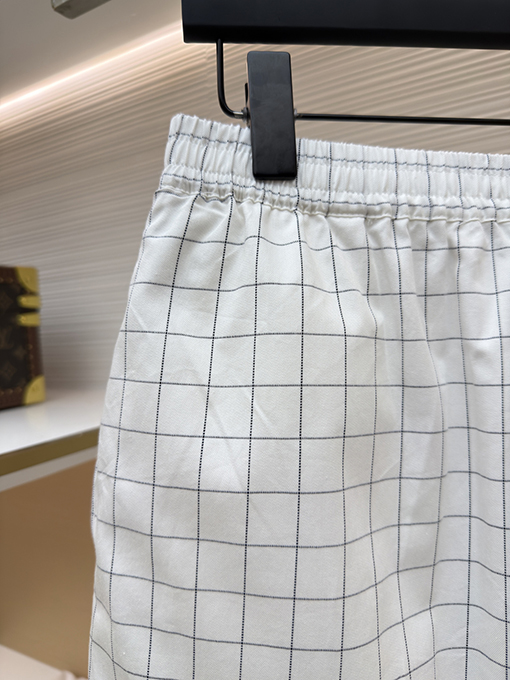 アクネストゥディオズコピー Acne Studios 白と黒のストライプ柄、チェック柄、文字入りストレートレッグカジュアルショーツ