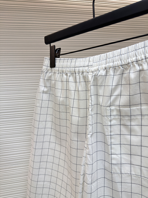 アクネストゥディオズコピー Acne Studios 白と黒のストライプ柄、チェック柄、文字入りストレートレッグカジュアルショーツ