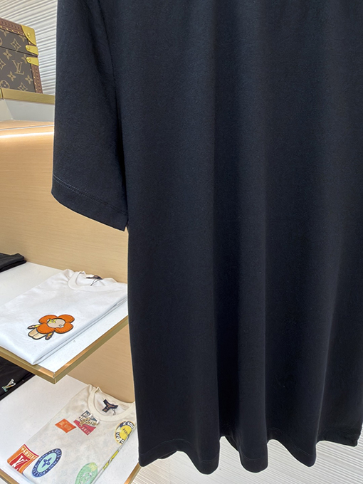 モンクレール プルオーバータイプのロゴ入りコットン半袖Tシャツ