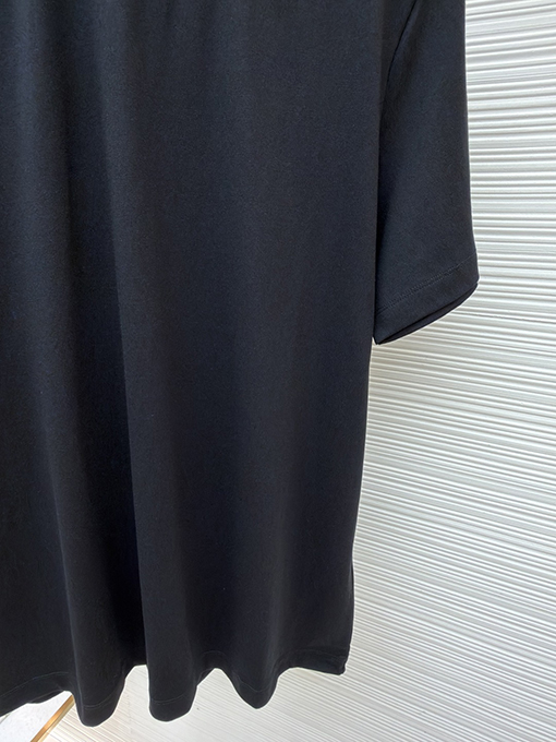 モンクレール プルオーバータイプのロゴ入りコットン半袖Tシャツ