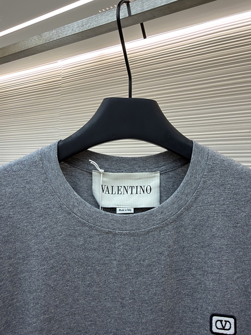 ヴァレンティノコピー 刺繍ロゴ入り半袖Tシャツ