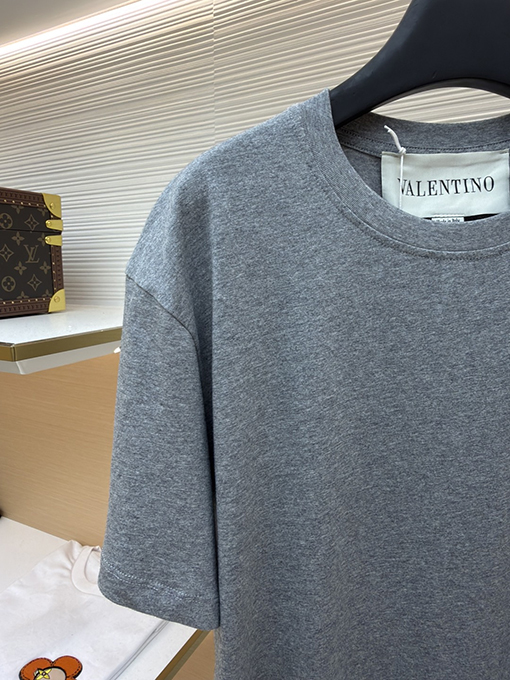 ヴァレンティノコピー 刺繍ロゴ入り半袖Tシャツ