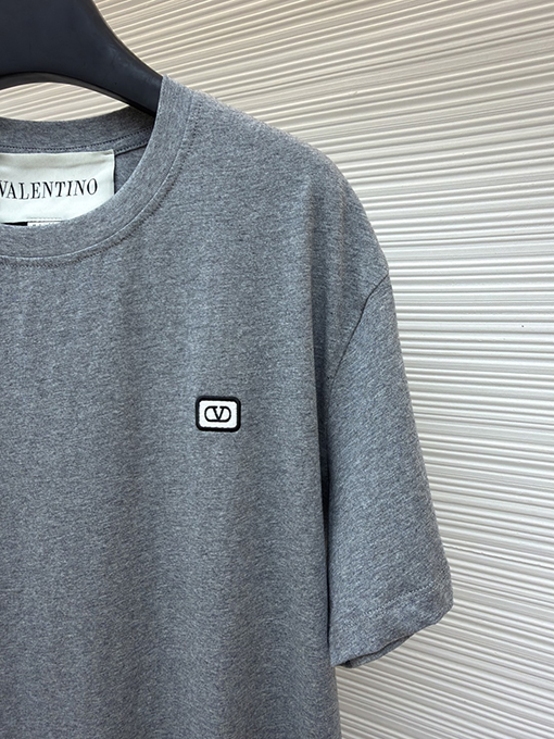 ヴァレンティノコピー 刺繍ロゴ入り半袖Tシャツ