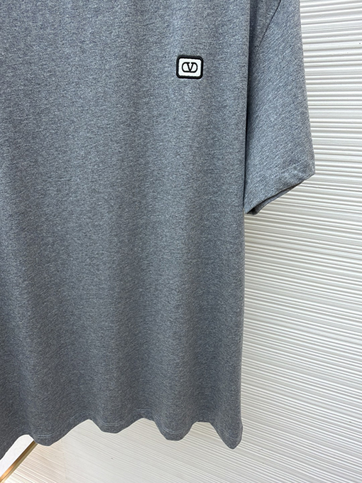 ヴァレンティノコピー 刺繍ロゴ入り半袖Tシャツ