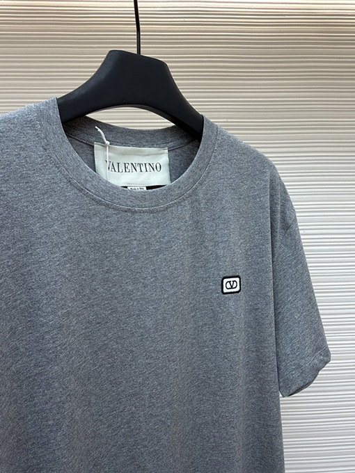 ヴァレンティノコピー 刺繍ロゴ入り半袖Tシャツ