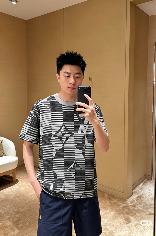 ルイヴィトンスーパーコピー 文字と花柄のジャカード織りカラーブロックストライプのニット半袖Tシャツ
