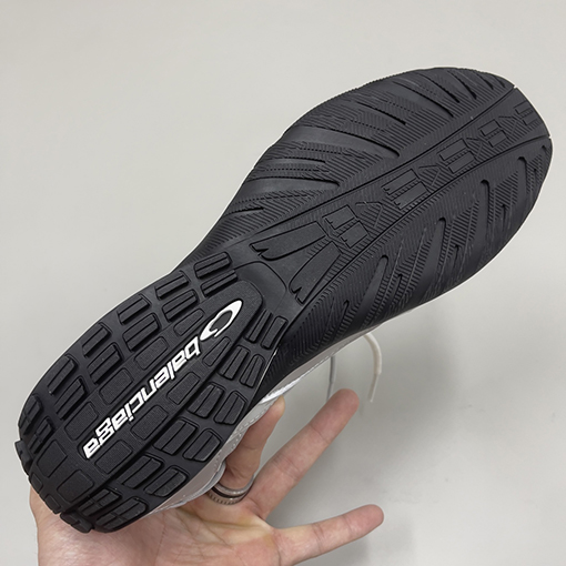 バレンシアガ Balenciaga Radar Gradient Lines 新モデルカップルスニーカー