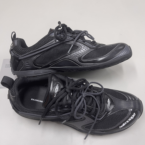 バレンシアガ Balenciaga Radar Gradient Lines 新モデルカップルスニーカー
