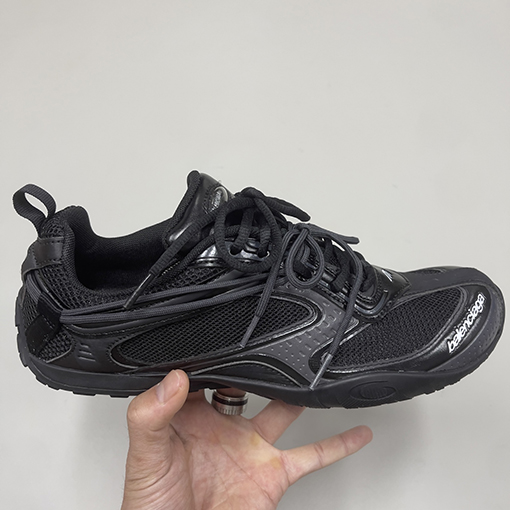 バレンシアガ Balenciaga Radar Gradient Lines 新モデルカップルスニーカー