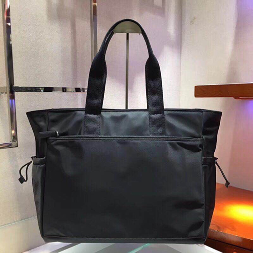 プラダ 新しいショッピングバッグ