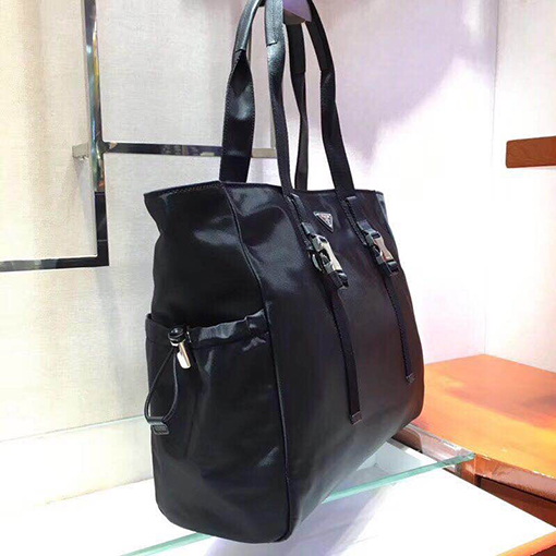 プラダ 新しいショッピングバッグ
