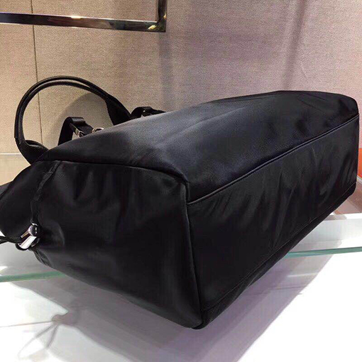 プラダ 新しいショッピングバッグ