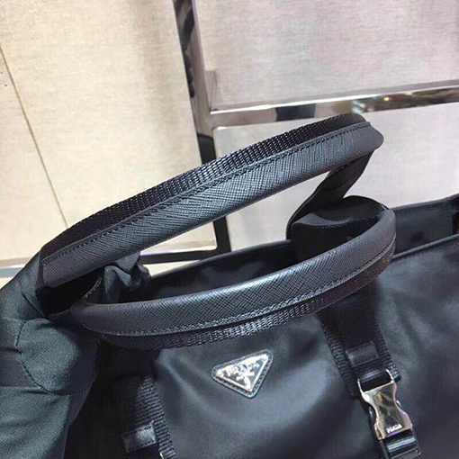 プラダ 新しいショッピングバッグ