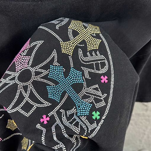 クロムハーツスーパーコピー クラシックなダメージヴィンテージスタイル3Dラインストーンパッチワークの半袖Tシャツ