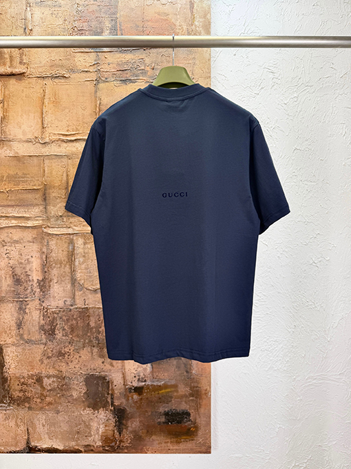グッチ フリース素材のレタープリント入り半袖Tシャツ