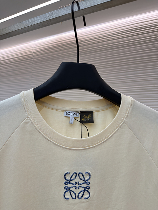 ロエベスーパーコピー モザイク刺繍入り半袖Tシャツ