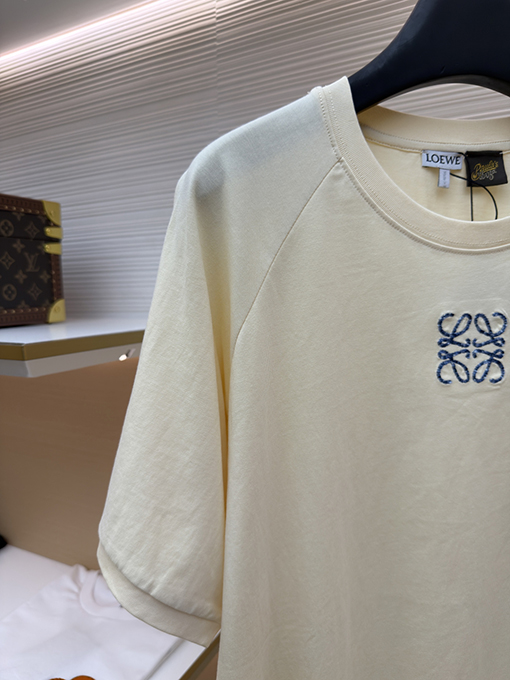 ロエベスーパーコピー モザイク刺繍入り半袖Tシャツ