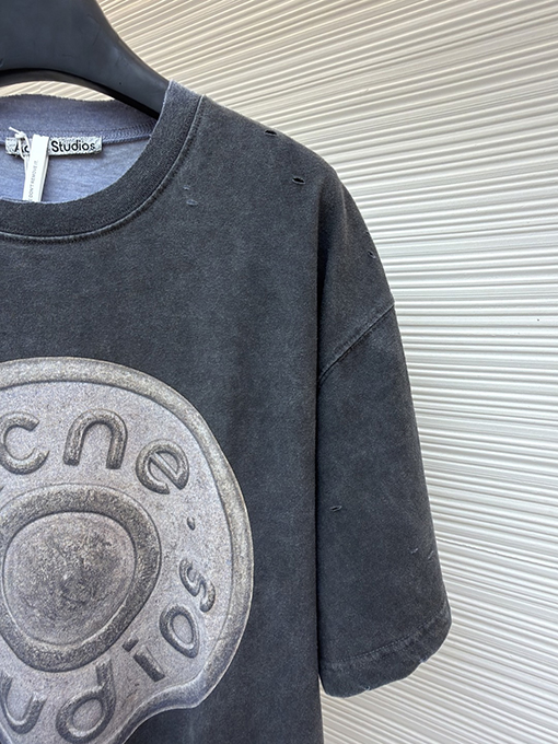 アクネストゥディオズ Acne Studios クラシックなダメージをした円形デジタルダイレクトインジェクション半袖Tシャツ