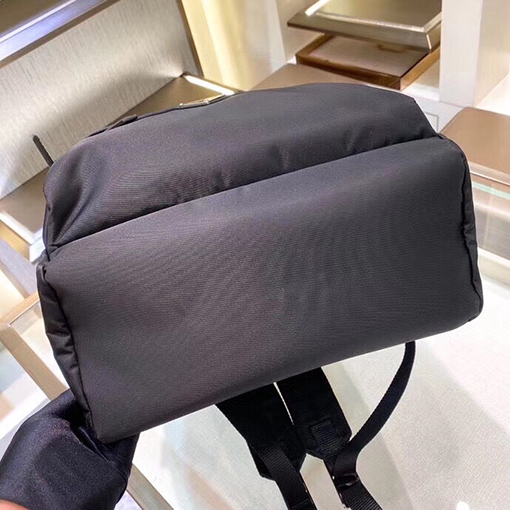 プラダ 新しいクラシックバックパック