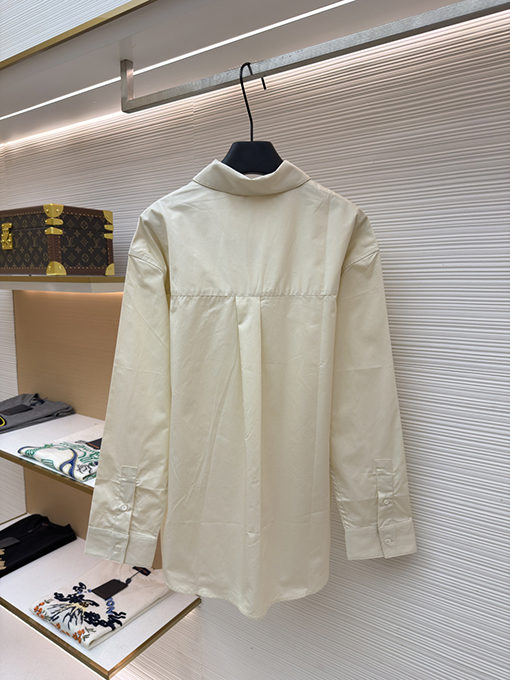 ロエベスーパーコピー ツートンカラーの刺繍入りパッチポケット付き長袖シャツ