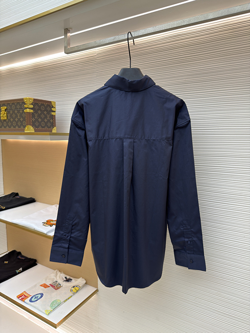 ロエベスーパーコピー ツートンカラーの刺繍入りパッチポケット付き長袖シャツ