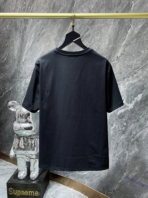 クロムハーツコピー クロスサンスクリットパッチワークレザーオーバーレイメタル半袖Tシャツ
